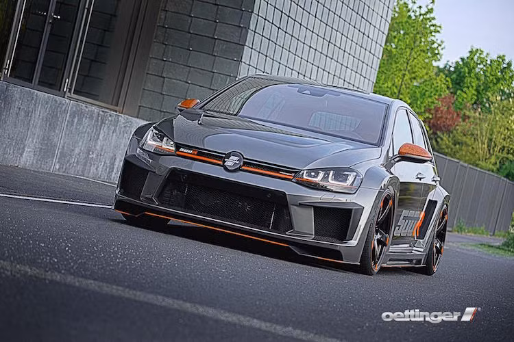 Ngay từ ngoại hình, Golf R500 đã thể hiện rằng nó không phải là một chiếc hatchback "dạng vừa".