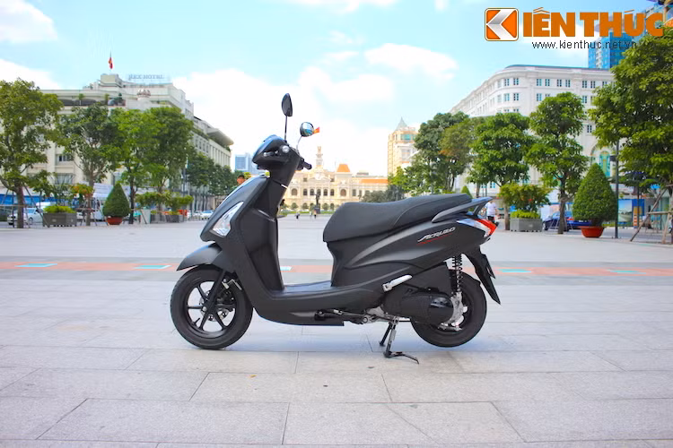 Bất ngờ tung ra vào ngày 5/10/2015, Yamaha Acruzo là mẫu xe tay ga dành cho phái đẹp nằm dưới tầm của "đàn chị" Nozza Grande. Thị trường Việt Nam cũng là nơi đầu tiên được Yamaha giới thiệu dòng xe này sau đó sẽ là toàn cầu.
