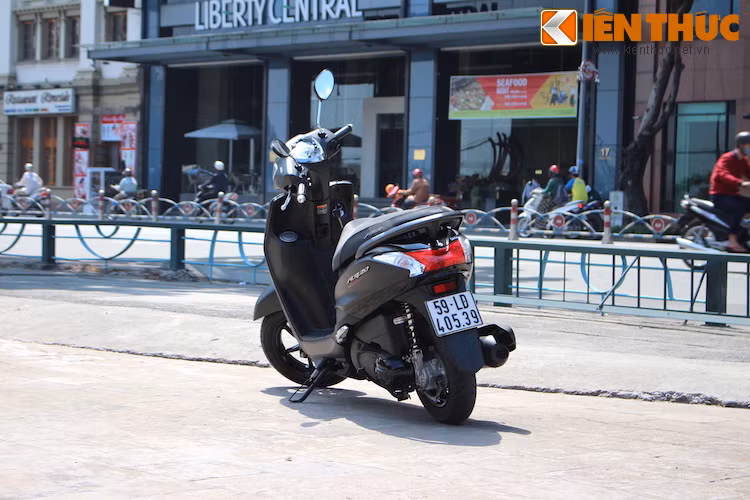 Như vậy, Acruzo là chiếc xe thứ 3 được trang bị công nghệ tiết kiệm Blue Core của Yamaha tại Việt Nam, sau Nozza Grande và N-MX. Công suất tối đa của động cơ là 8 mã lực, trong khi mô-men xoắn cực đại là 9,7 Nm.