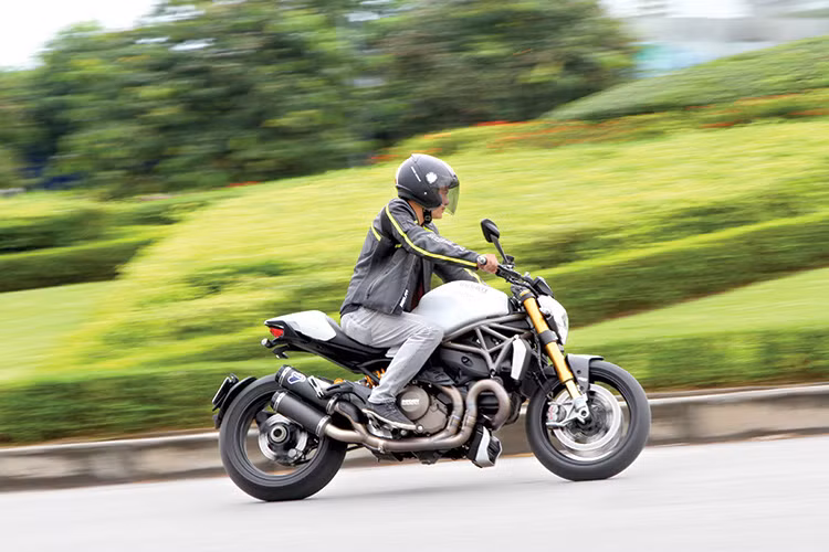 Cuộc thi ảnh thi ảnh "Tôi yêu Ducati" sẽ kết thúc vào ngày 30/12/2015. Ban tổ chức sẽ chọn ra 5 bức ảnh đẹp nhất vào vòng chung kết và sẽ chấm điểm để chọn ra những giải thường cho các Ducatista. Lễ trao giải sẽ diễn ra vào 18h ngày 3/1/2016 tại Hanoi Tower 49 Hai Bà Trưng - Hà Nội.