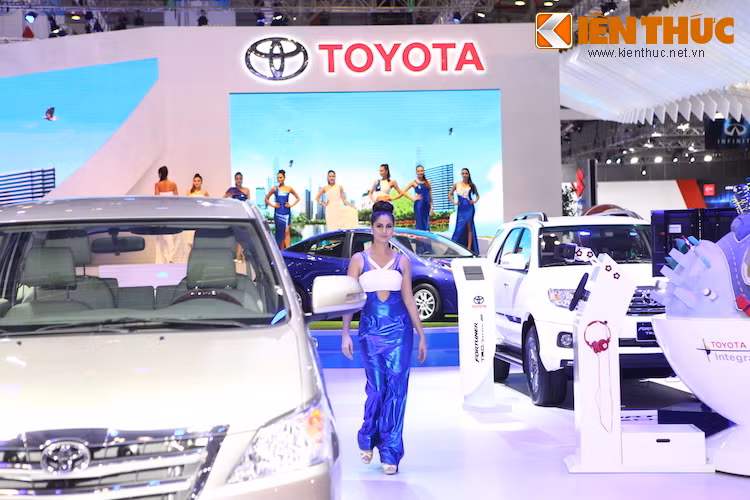 Màn biểu diễn của Toyota tại VMS là một "bản phối" các vũ điệu khác nhau, thể hiện quá trình phát triển của hãng tại Việt Nam từ hiện tại tới tương lai.