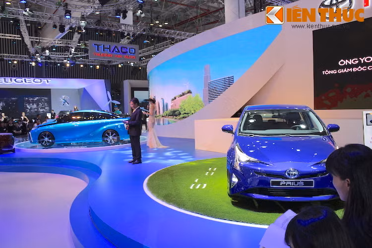Đặc biệt, khu vực Thân thiện với môi trường là một điểm mới của Toyota tại VMS năm nay, với 2 mẫu xe "tương lai" thể hiện sự sẵn sàng của hãng trong việc hướng tới một tương lai công nghệ cao và thân thiện với môi trường.