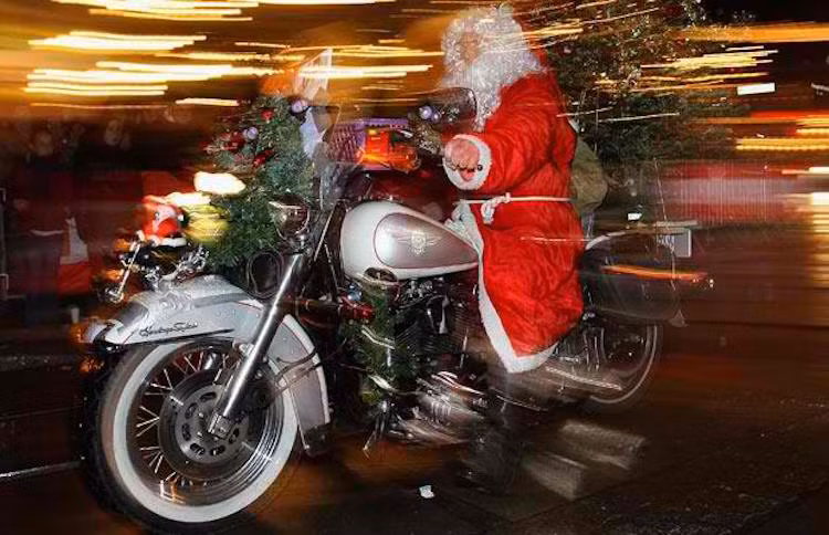 Do gần với năm mới nên Giáng Sinh là một kỳ nghỉ lễ dài, khiến cho các biker trên thế giới có nhiều thời gian bên "xế yêu" hơn sau một năm làm việc và học tập mệt mỏi.