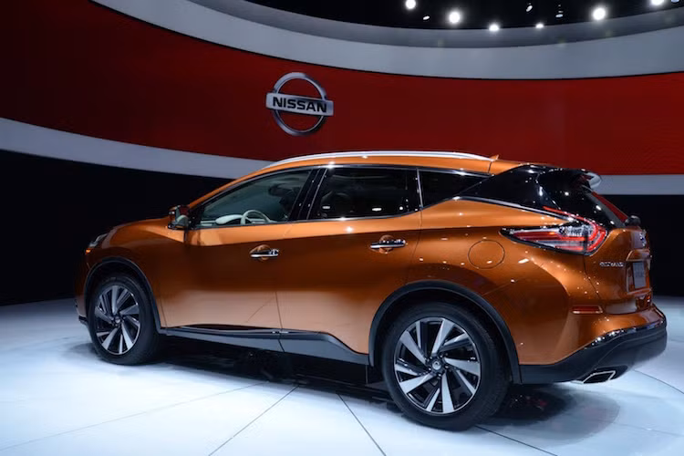 Trên thực tế, kiểu dáng của Murano hoàn toàn mới đã được thay đổi hoàn toàn so với thế hệ cũ theo hướng hiện đại hơn và kết hợp với những đường nét vừa mềm mại, vừa sắc sảo.