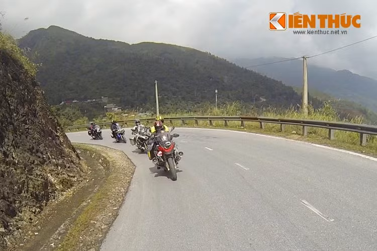 Do có số lượng xe lớn nên kế hoạch và lịch trình đã được chuẩn bị cực kỳ kỹ càng trước khi chuyến du hành diễn ra. Trong khi di chuyển trên đường, các biker luôn cố gắng giữ tốc độ cho phép và khoảng cách an toàn với những người đi trước, dưới sự kiểm soát và điều hành của những biker dày dặn kinh nghiệm.