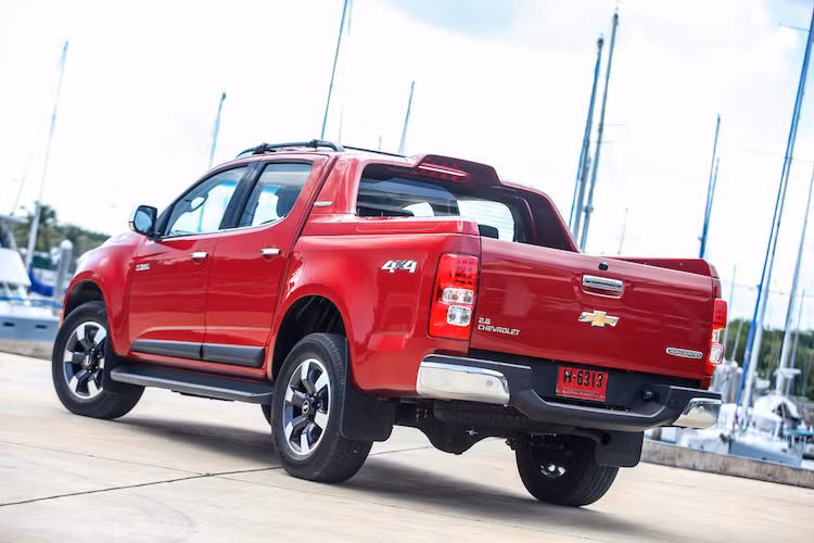 Được GM ra mắt lần đầu tại Thái Lan vào tháng 3 năm nay, High Country là bản nâng cấp của Colorado LTZ với những thay đổi lớn ở cả nội thất và ngoại thất.
