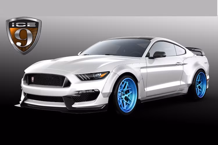 Chiếc Mustang EcoBoost của Ice Nine không chỉ có bộ bodykit giống như bản Mustang Shelby GT350R thể thao mà còn có thêm cả các tấm ốp vè theo phong cách Liberty Walk và hệ thống treo khí Airlift.