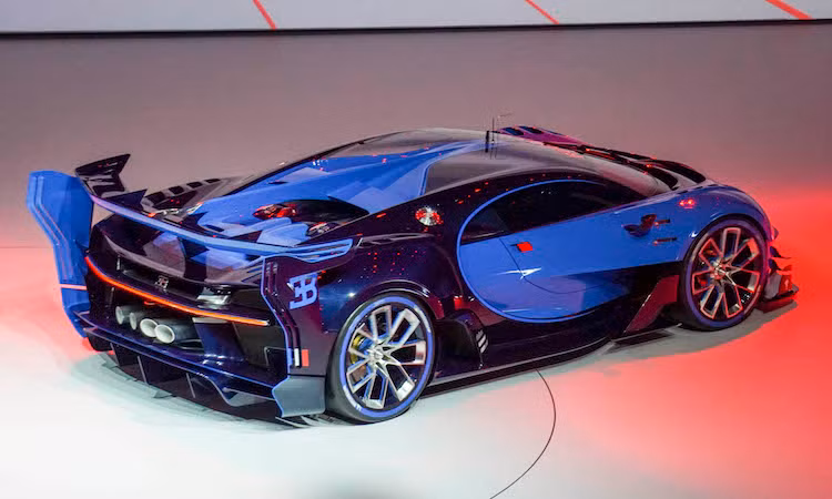 Với hệ động lực kết hợp xăng-điện hybrid, Chiron được dự đoán là sẽ có thể đạt được tối đa gần 470 km/h.