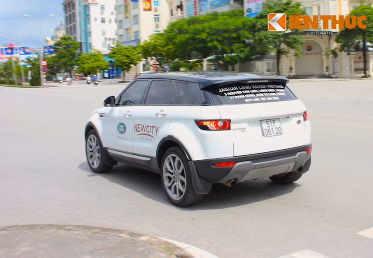Sau khi trải nghiệm xe, các khách hàng tham gia sẽ viết cảm nhận, đánh giá xe để tham gia vào một cuộc thi nhỏ.