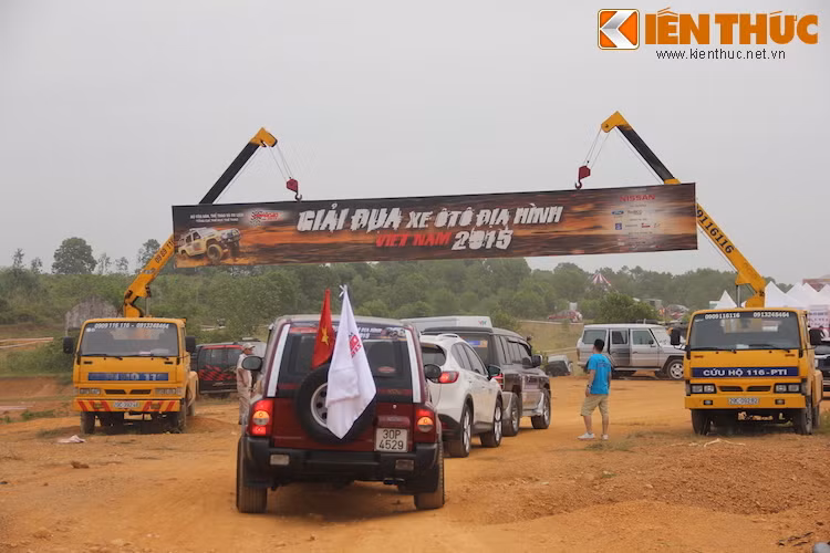 Sau khi các xe tới địa điểm tổ chức tại Làng Văn hoá các dân tộc Việt Nam, lễ khai mạc VOC 2015 đã được chính thức diễn ra.