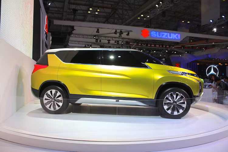 Kiểu dáng tổng thể của Concept AR được coi là điểm giao giữa SUV và MPV truyền thống, khi chiếc xe vừa có thân xe rộng rãi và phần đầu ngắn như MPV...