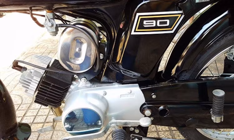 Ngoài YB90, Yamaha còn có cả phiên bản YB50 động cơ nhỏ hơn.