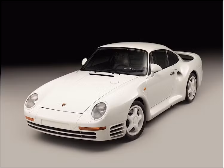 Được nhiều người yêu xe cho là mẫu siêu xe thực thụ đầu tiên được Porsche sản xuất hàng loạt, huyền thoại Porsche 959 là một mẫu siêu xe mang tính "cách mạng" khi ra đời vào năm 1986.