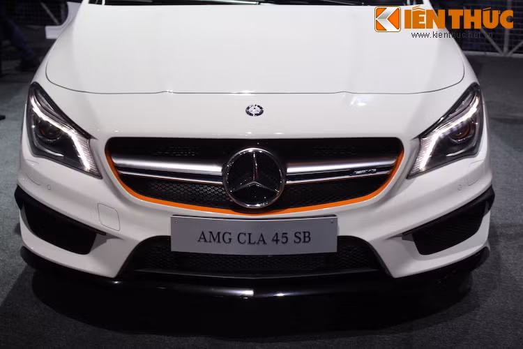 Giống như các phiên bản CLA 45 AMG khác, OrangeArt Edition cũng sở hữu bộ bodykit thể thao hoàn toàn khác biệt.