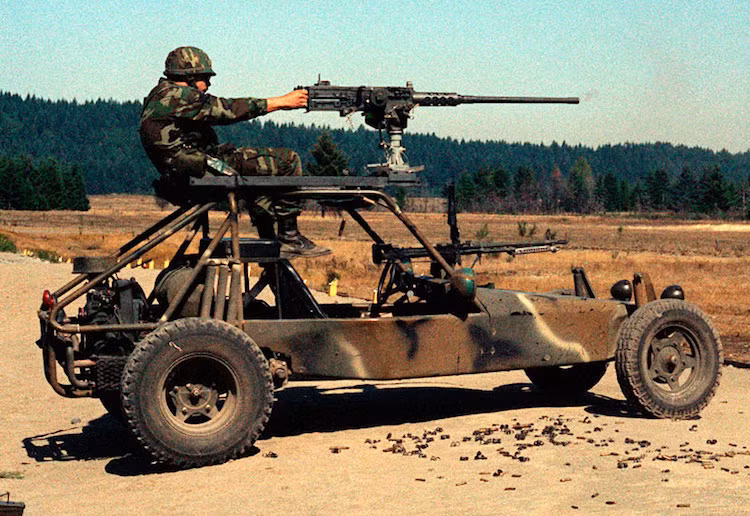 Desert Patrol Vehicle (DPV), hay phương tiện tuần tra trên sa mạc. từng là "nỗi khiếp sợ" của các lực lượng khủng bố ở Trung Đông bởi khả năng vận hành mạnh mẽ trên sa mạc của nó.