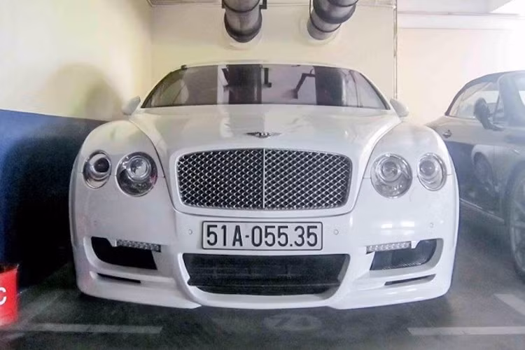 Gói "độ" này bổ sung cho GT Speed cản trước, nẹp hông và cản sau thiết kế thể thao hơn. Đặc biệt, cản trước của xe còn có thêm 2 dải đèn LED mới.