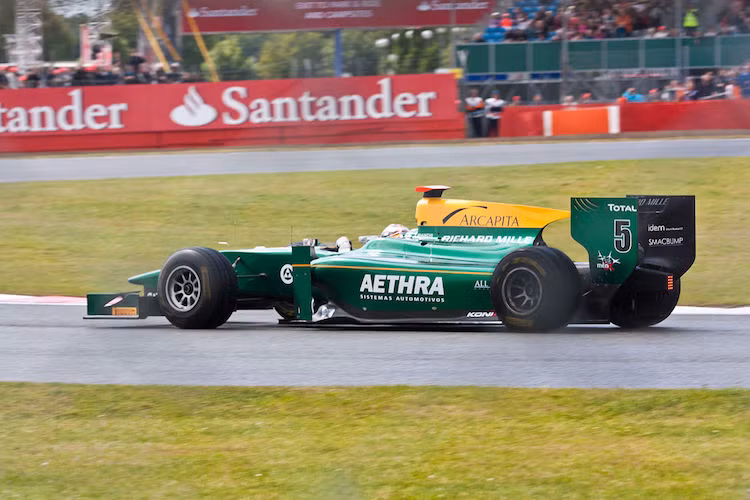 Sau đó, Bianchi đã chuyển sang giải Formula Renault 3.5 Series vào năm 2012. Trong thời gian thi đấu tại các giải trên, anh cũng đã được nhận vào làm tay lái thử của đội Ferrari F1 trong mùa giải 2011. Sau đó anh đã trở thành tay lái dự bị của đội Sahara Force India vào mùa giải 2012.