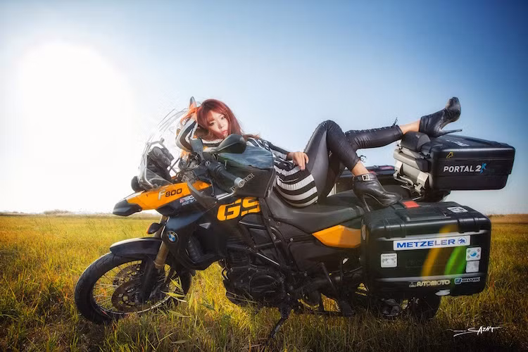 Trong khi S1000RR hiện là chiếc xe đứng hàng cao nhất trong dòng sản phẩm của BMW thì F800GS lại là một trong những chiếc xe rẻ nhất.