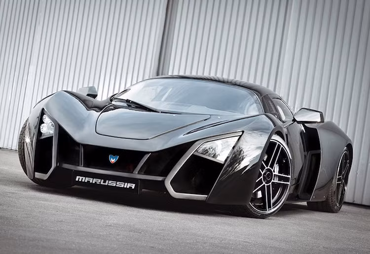 Vào năm 2009, Marussia tiếp tục giới thiệu chiếc B2 với kiểu dáng thậm chí còn đột phá và "dữ dằn" hơn cả B1 cách nó 1 năm.