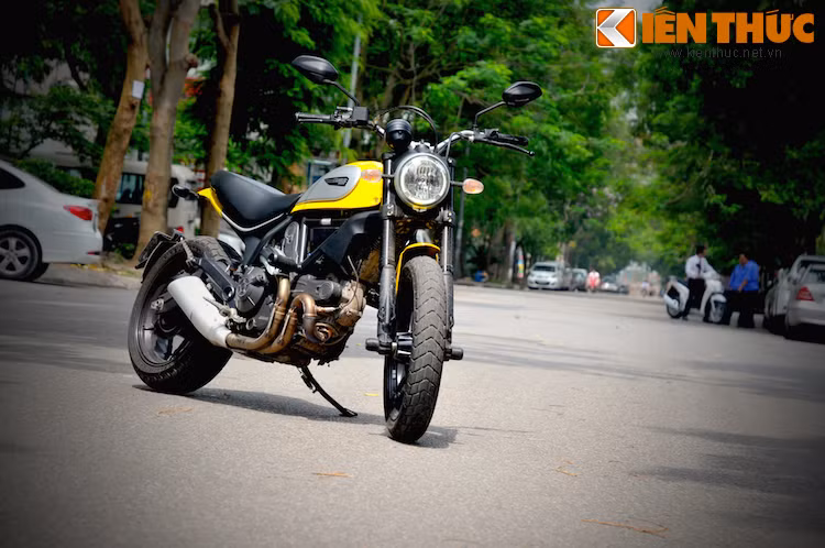 Những trải nghiệm ban đầu cho thấy Ducati Scrambler có thể đem lại cảm giác thử thách cho bất kỳ biker lão luyện nào nếu tắt hoàn toàn các hệ thống hỗ trợ...