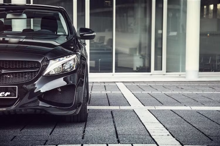 Các khe hút gió ở hai bên được nới rộng.