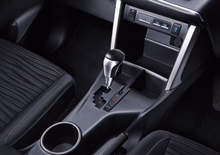 Đi kèm với những động cơ trên là hộp số sàn 5 cấp và hộp số tự động 6 cấp hoàn toàn mới.