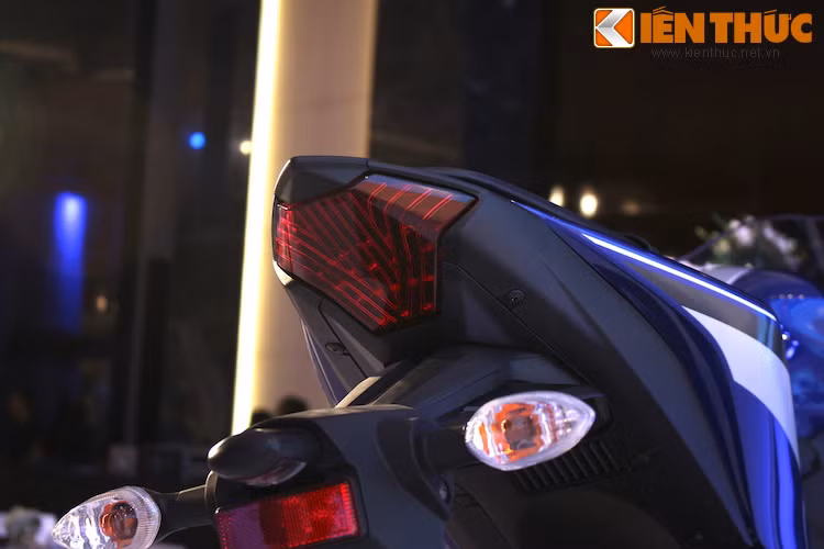 Đèn hậu của xe có dạng LED và hộp đèn rất giống Yamaha Exciter 150.