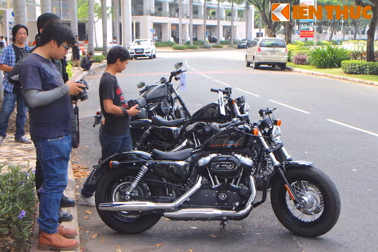 Những dòng xe được HD bố trí lái thử đều thuộc series Dark Custom đặc biệt, bao gồm Iron 883, Street 750 và Forty Eight.