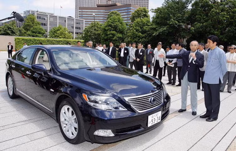 Tổng thống Mỹ Barrack Obama có một chiếc Cadillac được tạo ra dành riêng cho ông với những biện pháp bảo vệ cấp cao nhất.