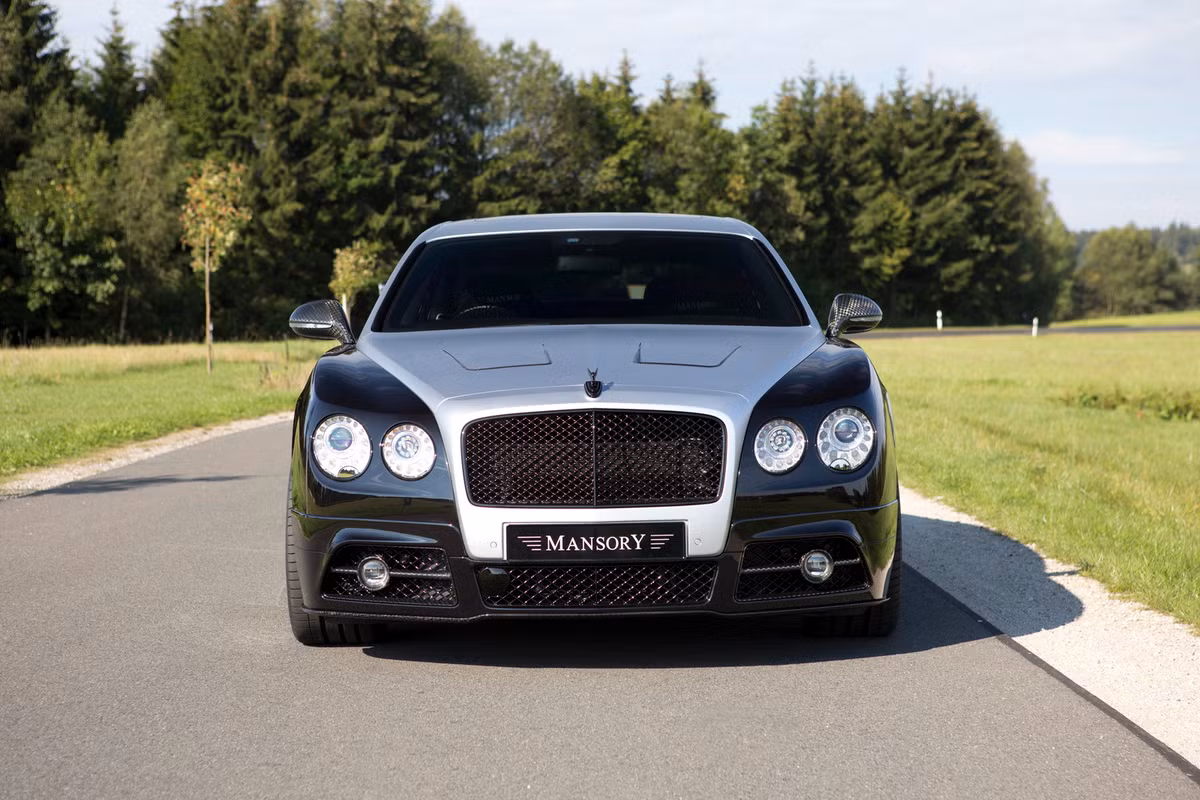 Trên bản độ này, Mansory đã không sử dụng những bộ widebody nới rộng thân xe như truyền thống của hãng.