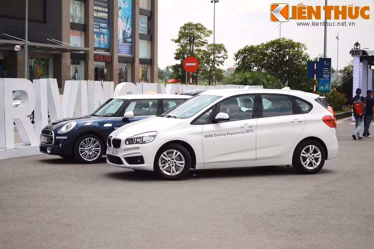Ngay cả chiếc MPV 2 Series Active Tourer mới ra cũng đã góp mặt trong BMW Driving Experience 2015.