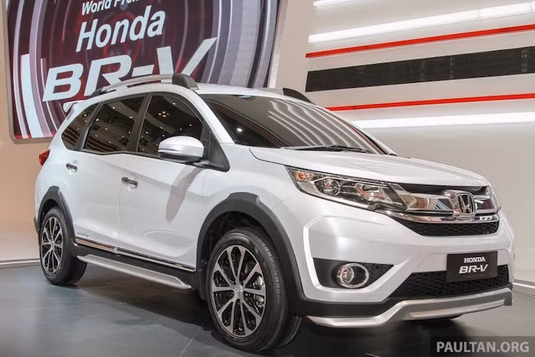 Về cơ bản, chiếc crossover 7 chỗ cỡ nhỏ Honda BR-V có thể được coi như phiên bản "địa hình" của mẫu MPV Mobilio đang được Honda bán ở một số thị trường Đông Nam Á.