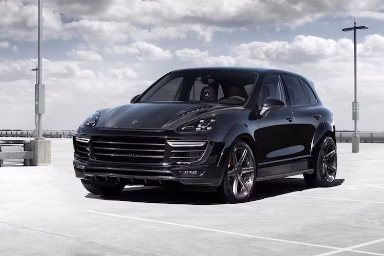 Đặc biệt với sợi carbon và kevlar, TopCar có thể tự do diều chỉnh vân sợi và màu sắc để phù hợp với yêu cầu của khách.