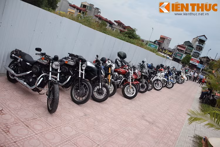 Những chiếc Harley-Davidson có mặt thuộc đủ các dòng khác nhau, thuộc sở hữu của các thành viên CLB HOG Hanoi và Saigon Chapter.