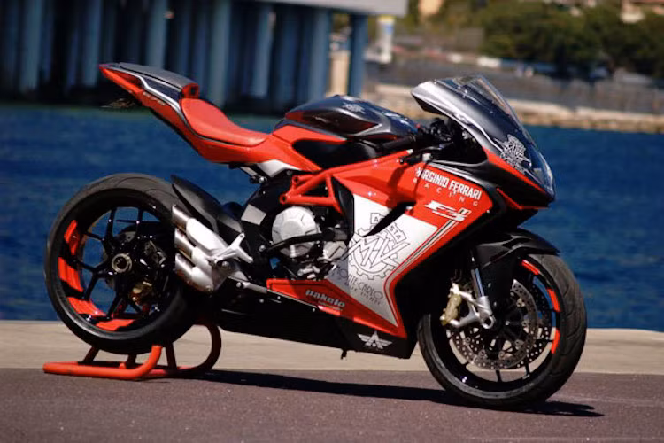 “Doc ban” MV Agusta F3 len dan ao Virginio Ferrari Racing cuc dinh