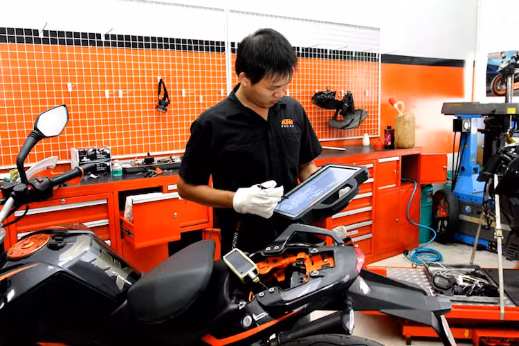 Bên cạnh chất lượng sản phẩm, dịch vụ hậu mãi dành cho các khách hàng mua xe trong hệ thống luôn sẵn sàng với đội ngũ chuyên nghiệp và giá cả hợp lý.