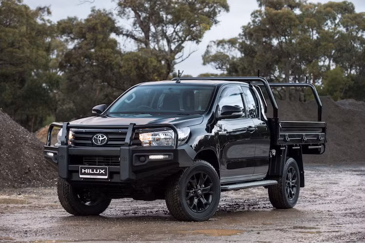 Không dừng lại ở đó, Toyota còn tạo ra riêng một phiên bản Hilux với những phụ kiện đặc biệt để nó thành một mẫu xe chở hàng chuyên dụng.