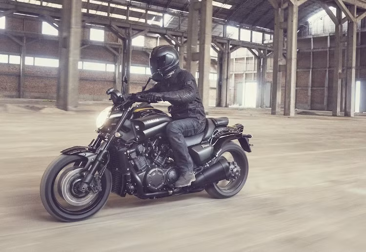 Giá và ngày bán ra của Yamaha V-Max 60th Anniversary Edition hiện chưa được công bố.