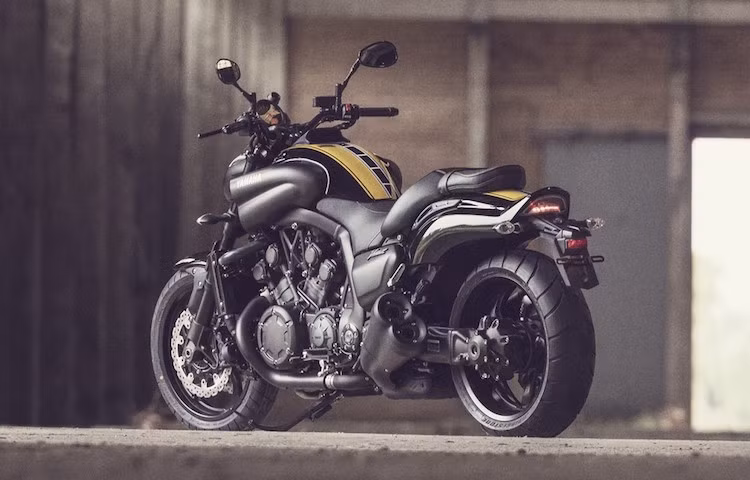 Thế hệ V-Max hiện tại đã được Yamaha công bố từ năm 2008 và sau 7 năm, chiếc xe trông vẫn còn rất "ngầu" và hiện đại như các đối thủ mới hơn.