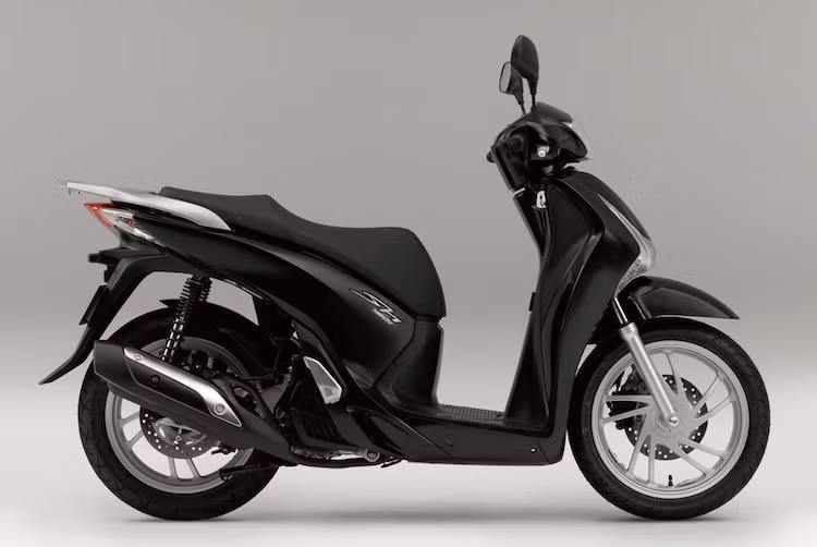 Tới năm 2012, thế hệ SH hiện tại được công bố chính thức tại châu Âu. Rất nhanh sau đó, Honda Việt Nam cũng đưa phiên bản mới này về Việt Nam.
