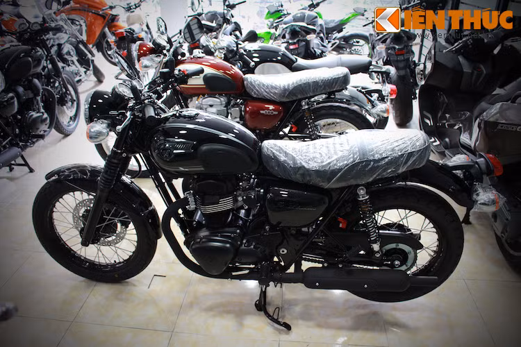 Phiên bản Black Edition có màu đen "từ đầu tới chân", khiến chiếc xe gây được ấn tượng cực kỳ mạnh mẽ và "lì lợm" cho bất kỳ ai ngắm nhìn.
