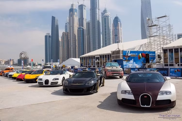 Từ lâu, hình ảnh của những siêu xe "sang chảnh" đã gắn liền với Dubai.
