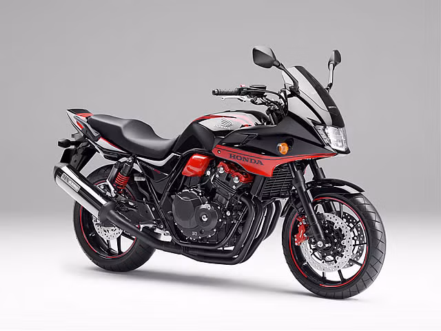 Cuối cùng, tương tự như CB1000 Super Bol'd Or, phiên bản Bol'd Or cũng đón nhận nâng cấp tương tự với nước sơn đen-đỏ thể thao.