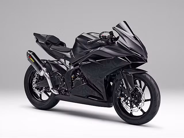 Mẫu xe đầu tiên trong loạt môtô của Honda tại triển lãm Tokyo đó là chiếc concept Light Weight Super Sports với trọng lượng nhẹ và thiết kế sắc sảo. Nhiều khả năng mẫu xe này sẽ đóng vai trò "xem trước" cho chiếc CBR250RR trong tương lai gần.