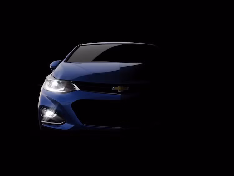 Hiện tại, Cruze chỉ có duy nhất một phiên bản động cơ, đó là máy 1.4l 4 xi-lanh tăng áp với công suất tối đa 153 mã lực. Theo Chevrolet, hãng còn có kế hoạch tung ra phiên bản chạy diesel vào năm sau.