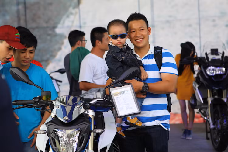 Từ nay, những người yêu thương hiệu này có thể mua những chiếc môtô BMW chính hãng tại showroom ở 74 Nguyễn Văn Trỗi, P8, Quận Phú Nhuận, Tp.HCM.