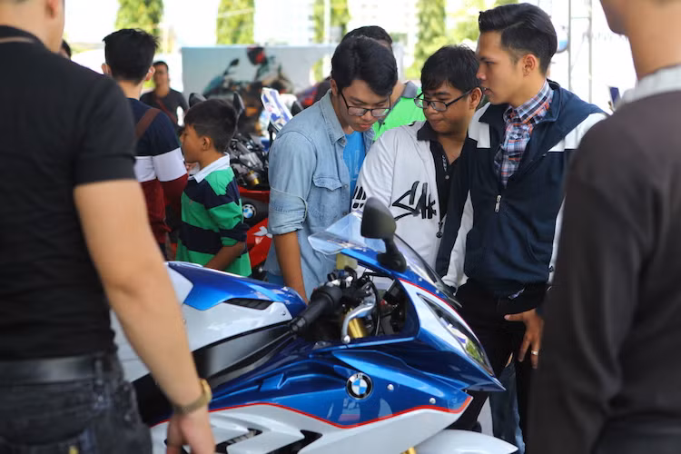 Đây là lần đầu tiên người đam mê xe môtô ở Việt Nam có dịp được tiếp cận với tất cả các dòng xe của BMW Motorrad.