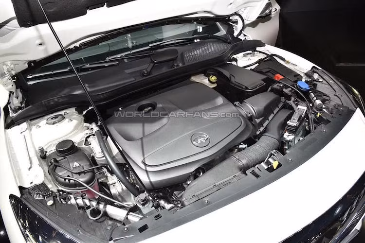 Về động cơ, Infiniti Q30 sẽ được trang bị máy xăng tăng áp 1.6l với 2 mức công suất là 122 và 156 PS.