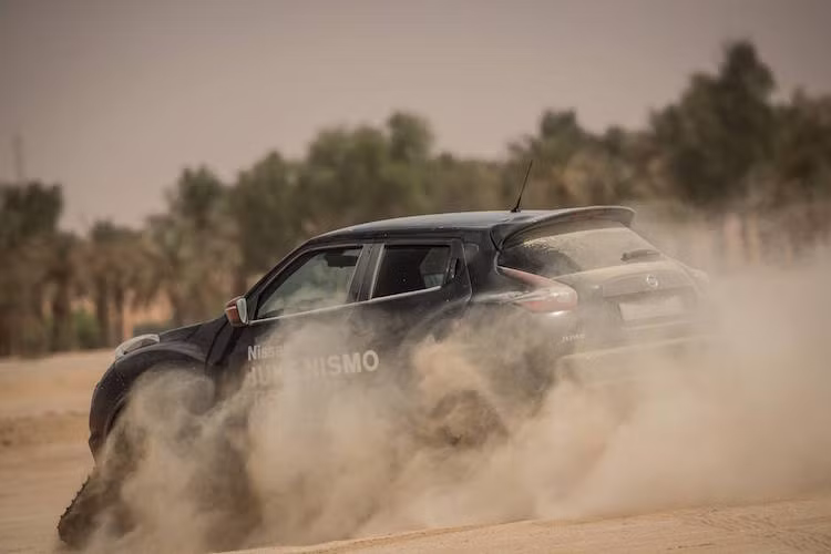 Để so sánh, tốc độ tối đa của một chiếc Juke Nismo RS bình thường lên tới gần 200 km/h. Ngoài ra, do có bề rộng lớn hơn, góc lái của chiếc xe cũng bị giới hạn.