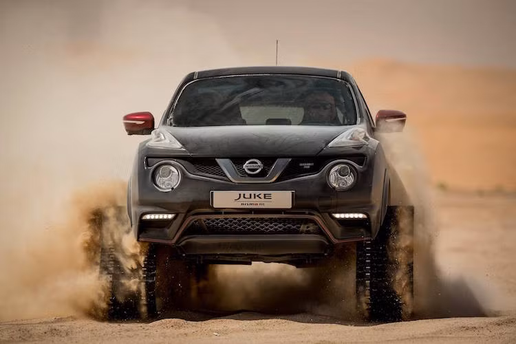 Chiếc Juke Nismo RS đặc biệt này được Nissan đặt cho cái tên khá độc đáo là RSand, chơi chữ với từ "Sand" trong tiếng Anh (nghĩa là cát).